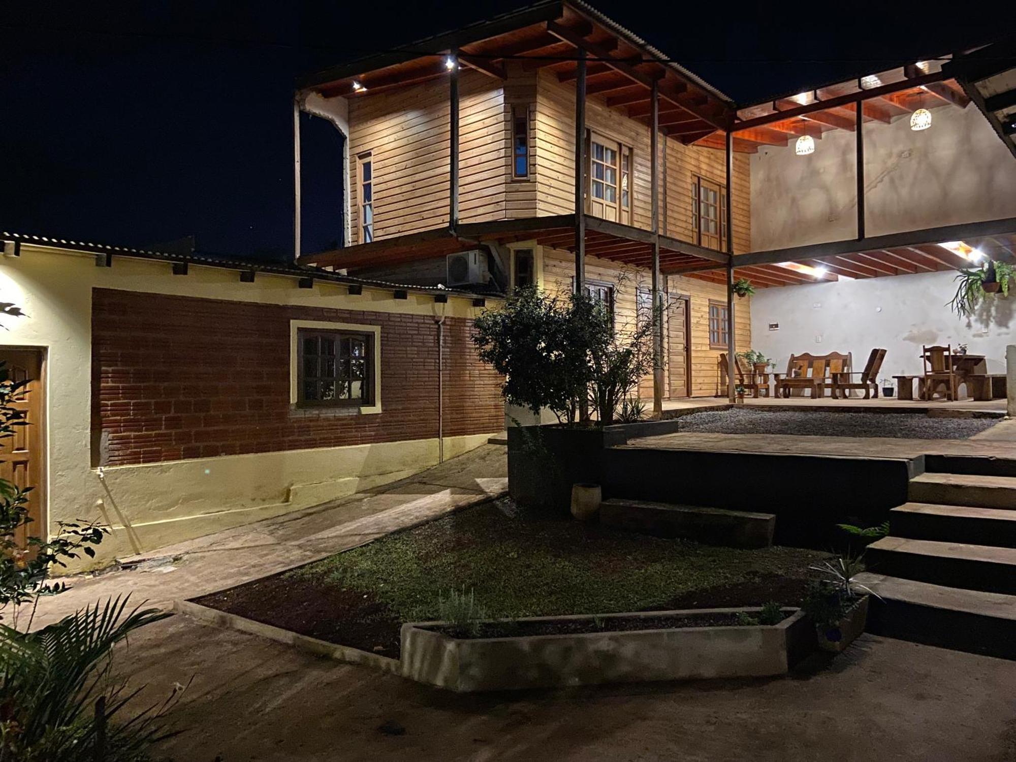 Hospedaje El Tucan Puerto Iguazu Bagian luar foto