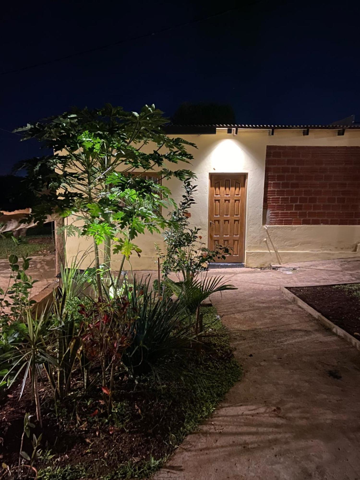 Hospedaje El Tucan Puerto Iguazu Bagian luar foto